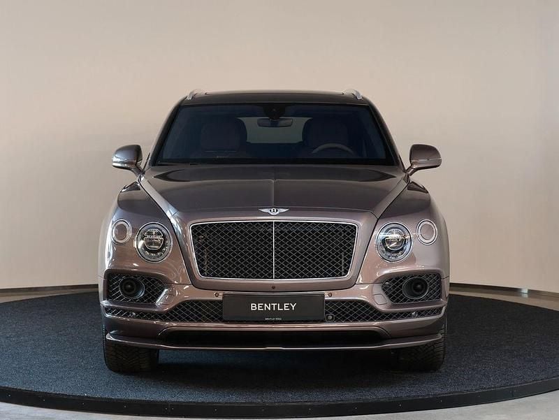 Gebraucht Bentley Bentayga 635 PS (467 kW) 2021 Braun SUV