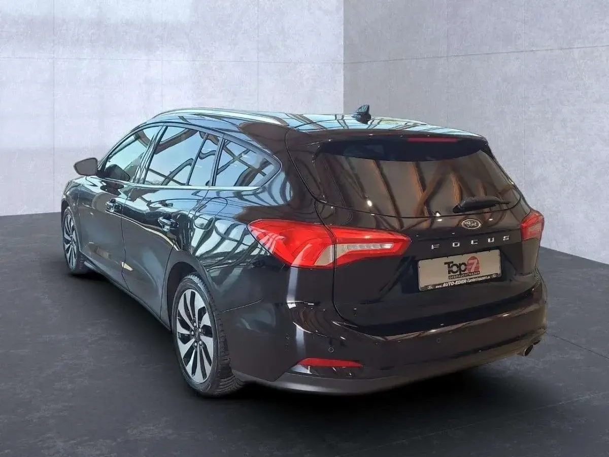 Gebraucht Ford Focus Cool & Connect 125 PS (91 kW) 2019 Iridiumschwarz Kombi