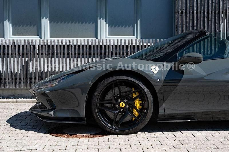 Gebraucht Ferrari F8 721 PS (530 kW) 2023 Grau Cabrio