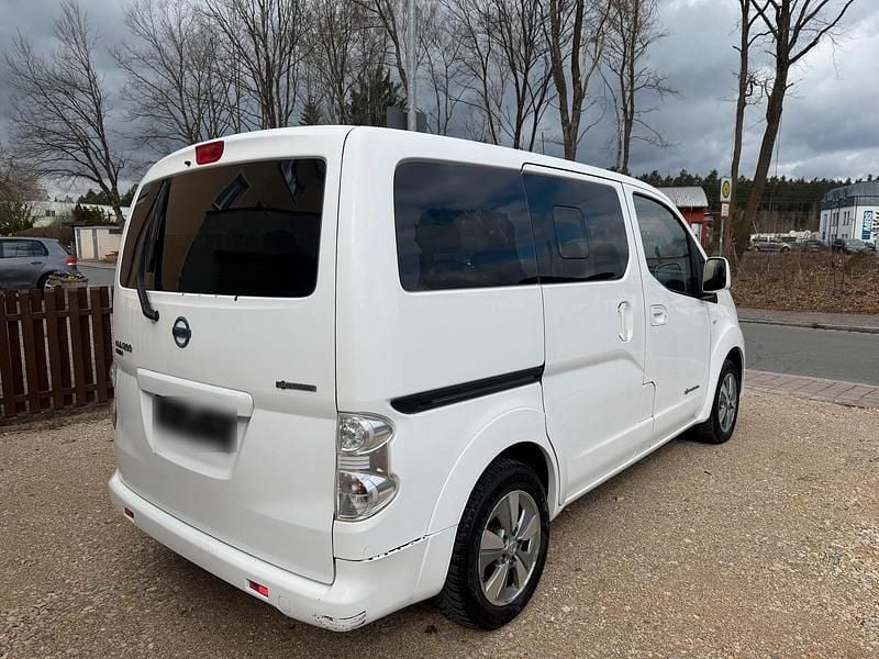 Gebraucht Nissan e-NV200 80 kW (109 PS) 2018 Weiß Van / Kleinbus