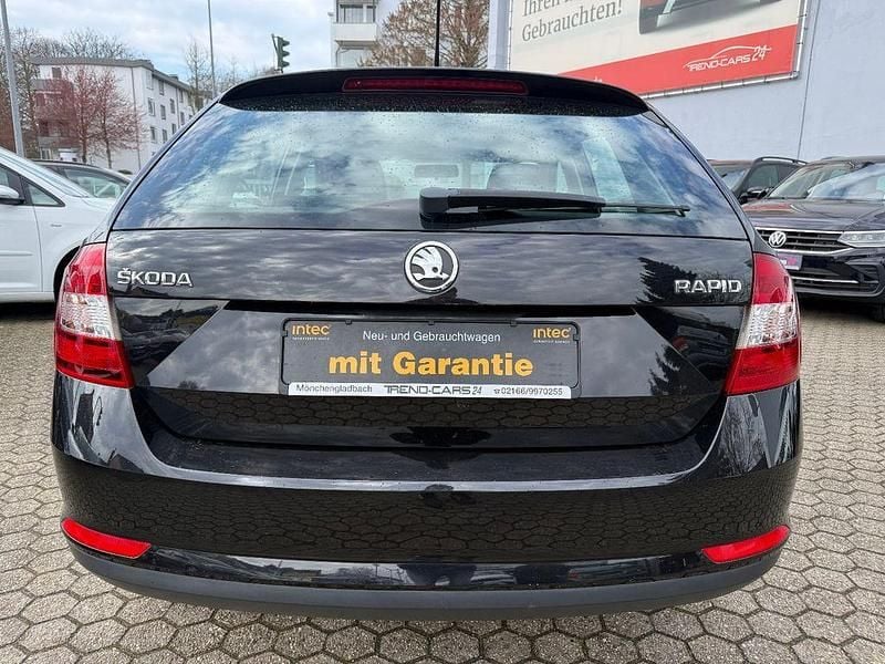 Gebraucht Skoda Rapid Active 86 PS (63 kW) 2013 Schwarz Kleinwagen
