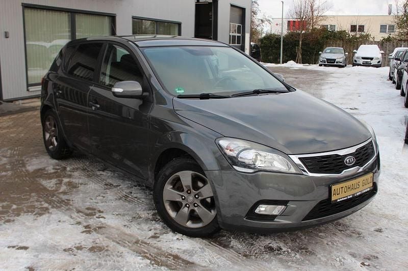 Gebraucht Kia Ceed Spirit 125 PS (91 kW) 2010 Kleinwagen
