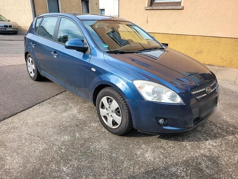 Gebraucht Kia Ceed 108 PS (79 kW) 2007 Blau Kleinwagen