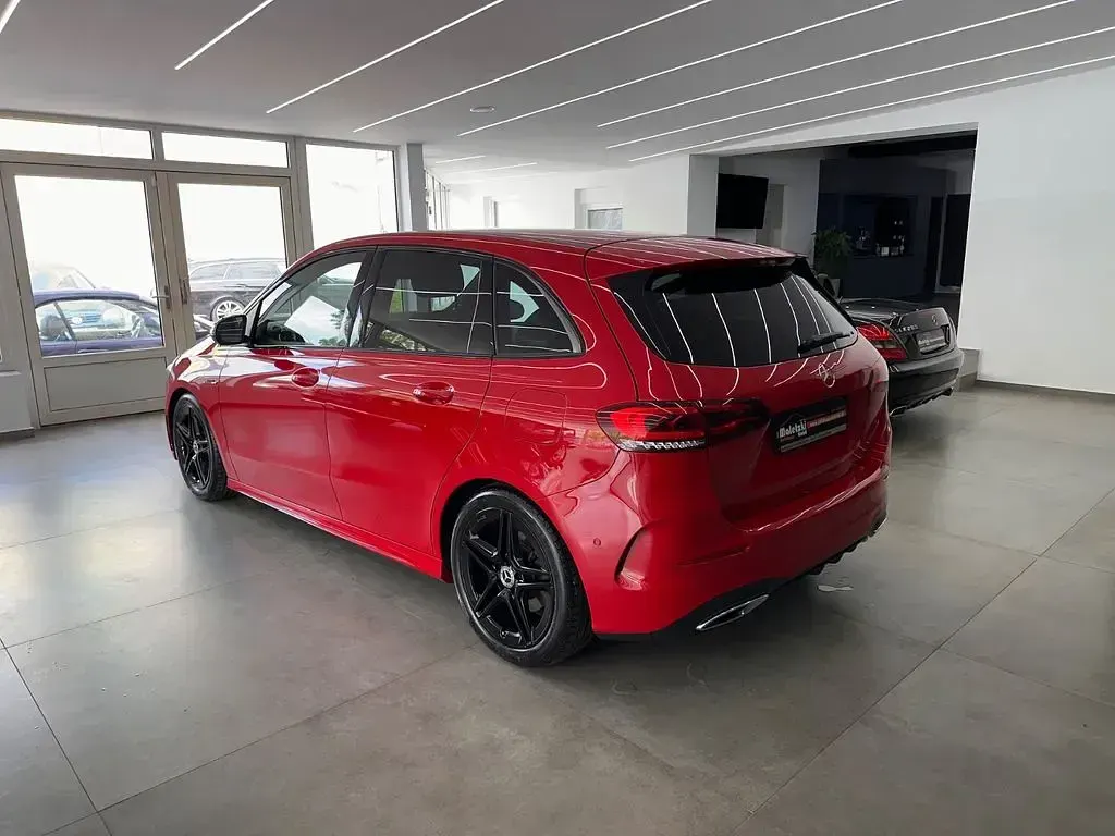 Gebraucht Mercedes B220 AMG 190 PS (139 kW) 2019 Rot Van / Kleinbus
