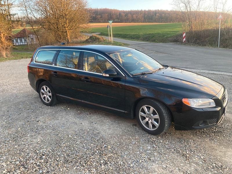 Gebraucht Volvo V70 109 PS (80 kW) 2010 Schwarz Kombi
