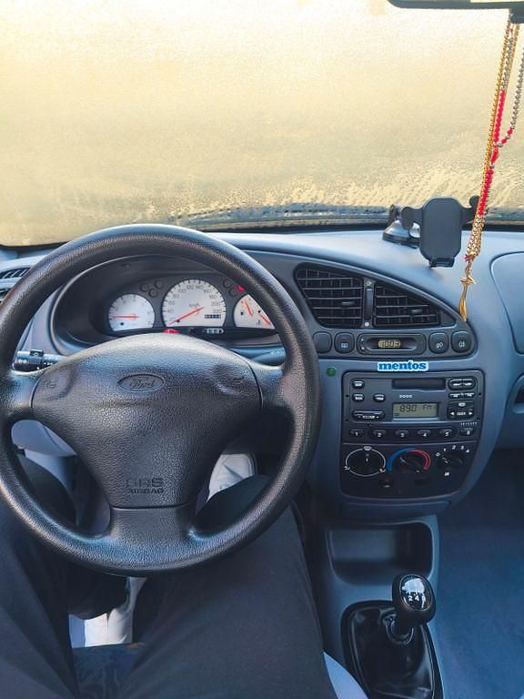 Gebraucht Ford Fiesta Ghia 75 PS (55 kW) 1996 Grau Kleinwagen
