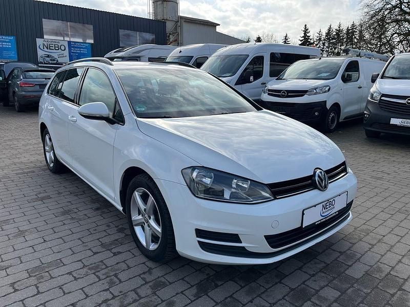 Gebraucht VW Golf VII Trendline 110 PS (80 kW) 2016 Weiß Kombi