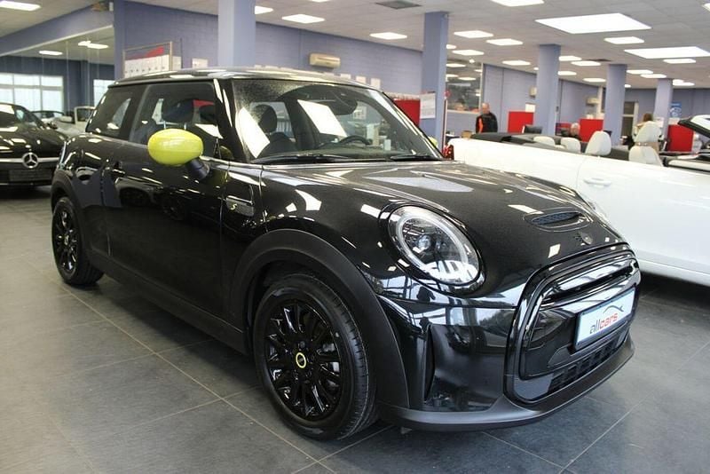 Schwarz Gebraucht 2022 Mini Cooper SE Classic Kleinwagen | 16.980 € (Guter Preis) - Bild 1/4