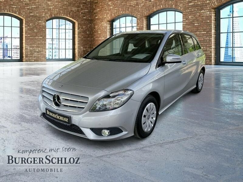 Polarsilber metallic Gebraucht 2013 Mercedes B180 Van / Kleinbus | 14.800 € (Fairer Preis) - Bild 1/4