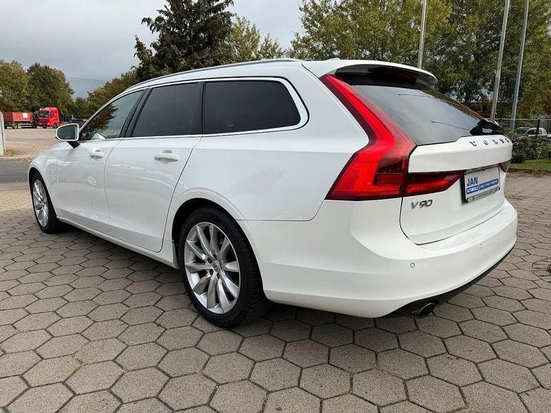 Gebraucht Volvo V90 Momentum 235 PS (172 kW) 2017 Weiß Kombi