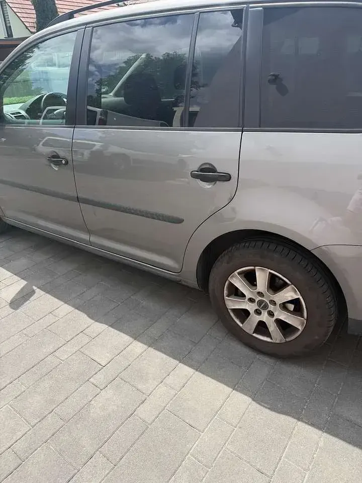 Gebraucht VW Touran Trendline 102 PS (75 kW) 2009 Van / Kleinbus