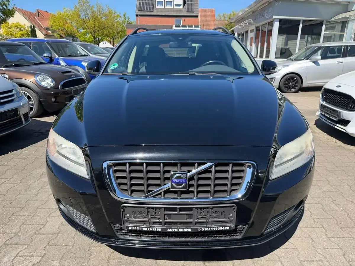 Gebraucht Volvo V70 Kinetic 145 PS (106 kW) 2009 Black solid (stone) / solid Kombi