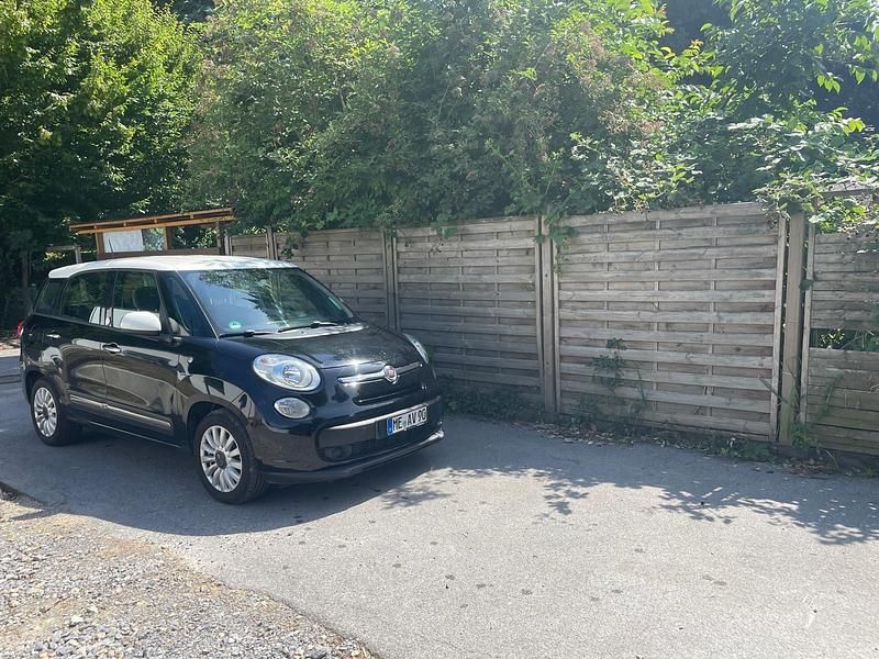 Schwarz Gebraucht 2014 Fiat 500L Living Van / Kleinbus | 6.100 € (Guter Preis) - Bild 1/4
