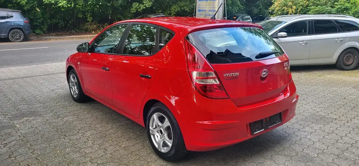 Gebraucht Hyundai i30 109 PS (80 kW) 2009 Rot Kleinwagen