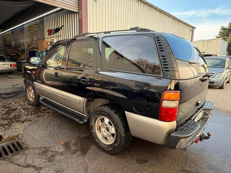 Używany Chevrolet Tahoe 273 KM (200 kW) 2002 Czarny SUV