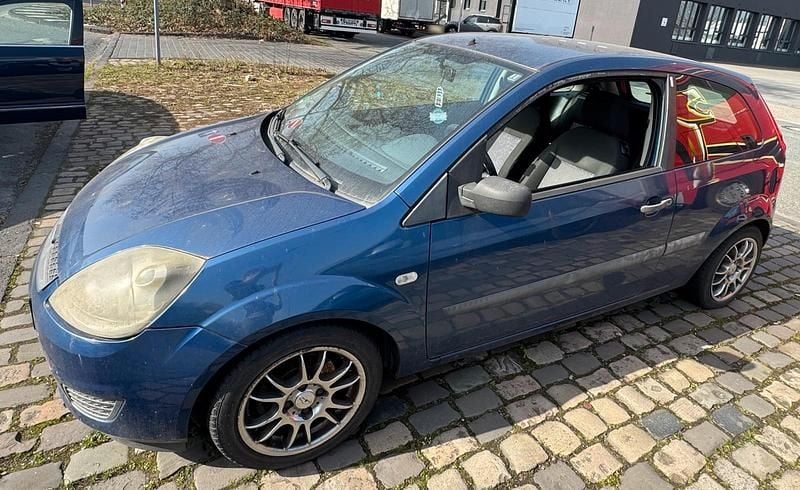 Gebraucht Ford Fiesta 80 PS (58 kW) 2007 Blau Kleinwagen
