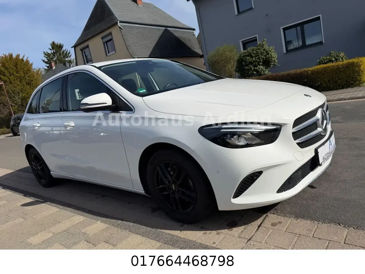 Gebraucht Mercedes B200 163 PS (119 kW) 2020 Weiß Kleinwagen