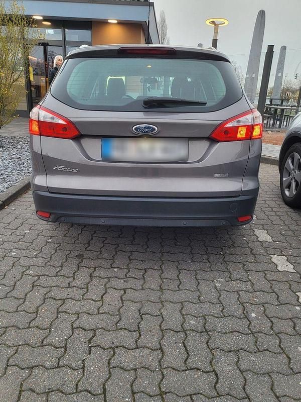 Gebraucht Ford Focus 101 PS (74 kW) 2013 Violet Kombi