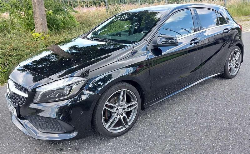 Schwarz Gebraucht 2017 Mercedes A200 AMG line Limousine | 15.599 € (Fairer Preis) - Bild 1/4