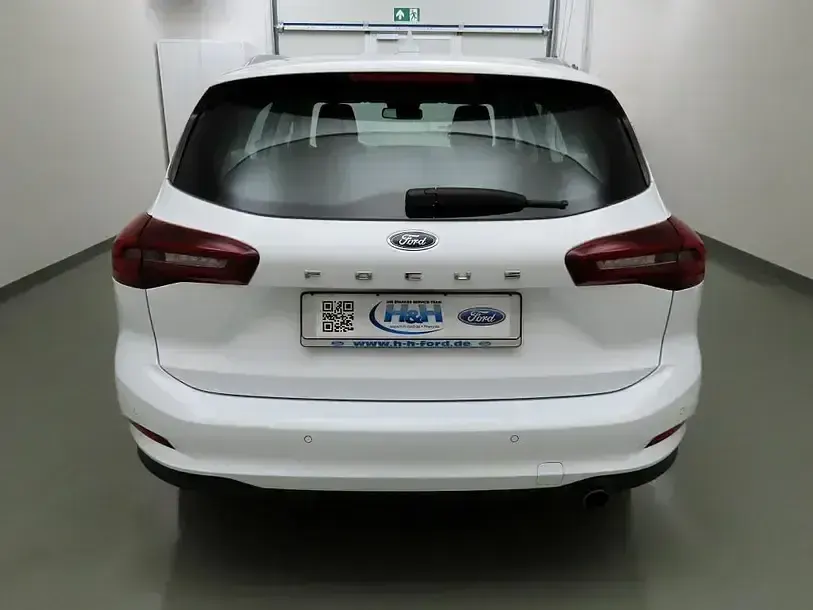 Gebraucht Ford Focus Titanium 116 PS (85 kW) 2023 Frostweiß Kombi