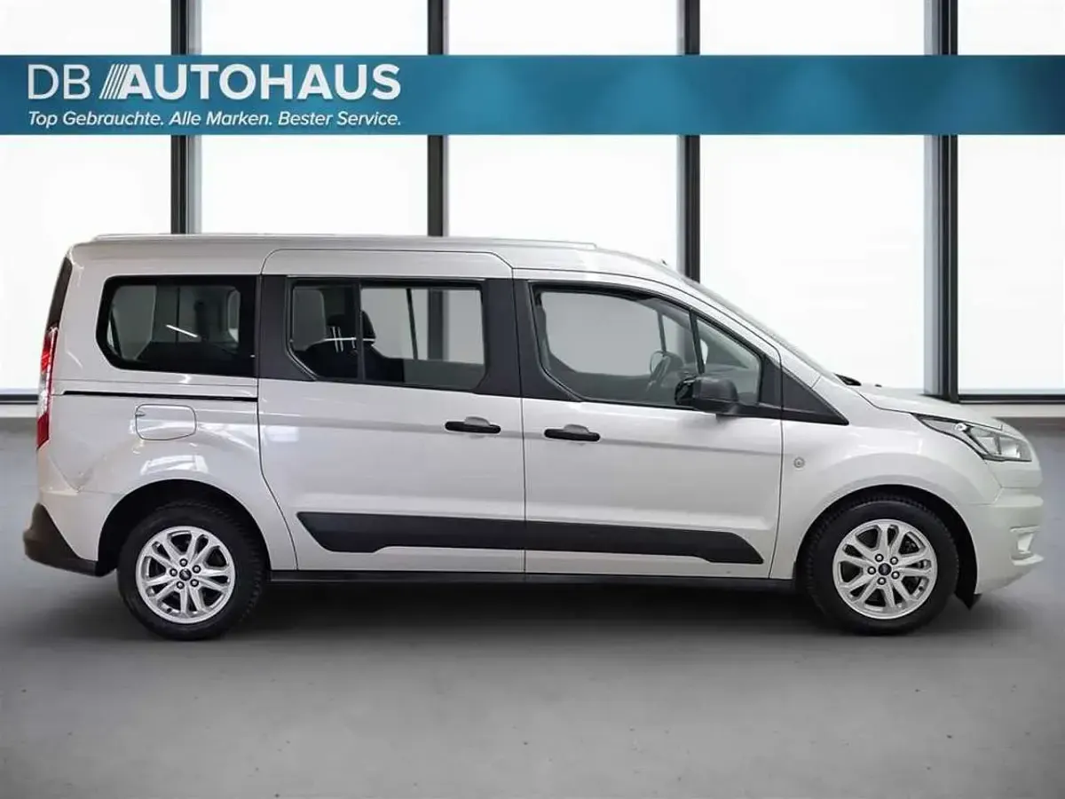 Gebraucht Ford Tourneo Trend 99 PS (72 kW) 2021 Polarsilber metallic Van / Kleinbus