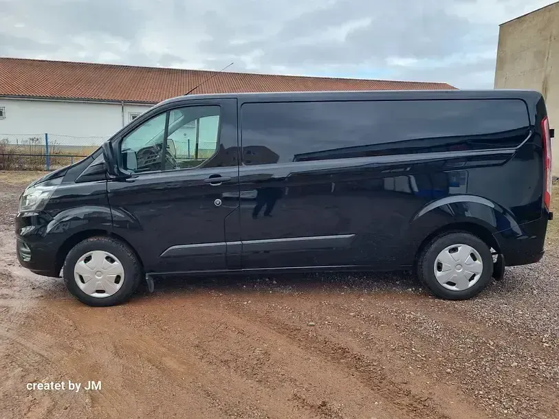 Gebraucht Ford Transit Custom 131 PS (96 kW) 2022 Schwarz (metallic) Van
