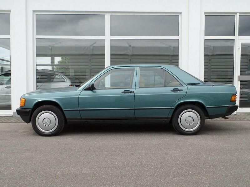 Gebraucht Mercedes 190 118 PS (86 kW) 1988 Grün Limousine