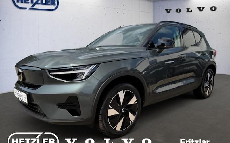 Grün Neu 2025 Volvo EX40 Plus SUV | 63.700 € - Bild 1/4