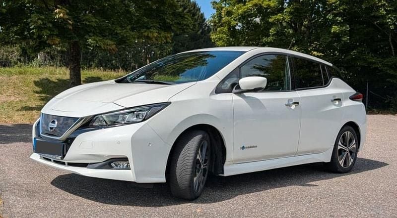 Weiß Gebraucht 2019 Nissan Leaf Tekna Kleinwagen | 11.900 € (Fairer Preis) - Bild 1/4