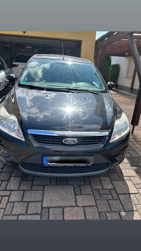 Schwarz Gebraucht 2011 Ford Focus Limousine | 3.500 € (Superpreis) - Bild 1/4