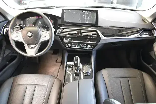 Używany BMW 520 Performance 190 KM (139 kW) 2021 Szary Kombi