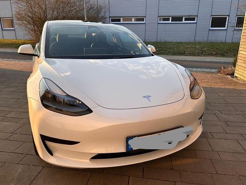 Gebraucht Tesla Model 3 RWD 239 kW (325 PS) 2022 Weiß Limousine