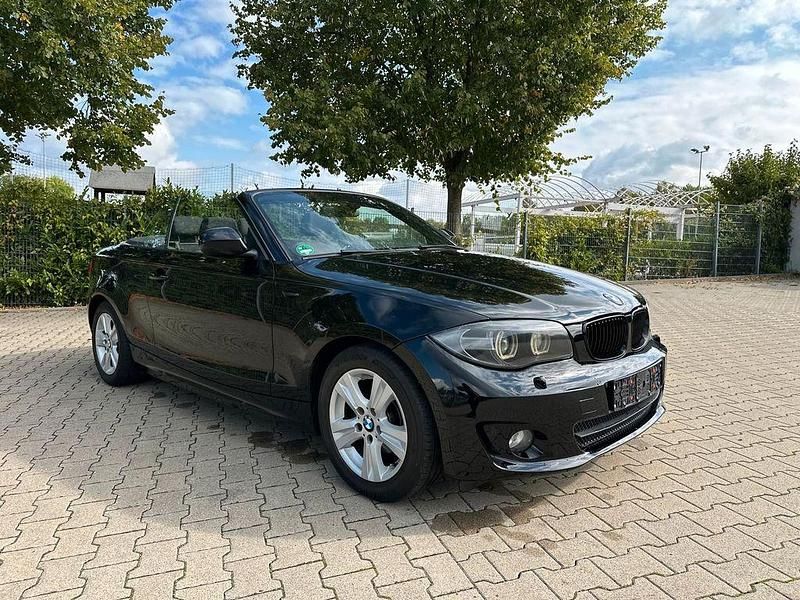 Schwarz Gebraucht 2011 BMW 118 Cabriolet Cabrio | 8.750 € (Fairer Preis) - Bild 1/4