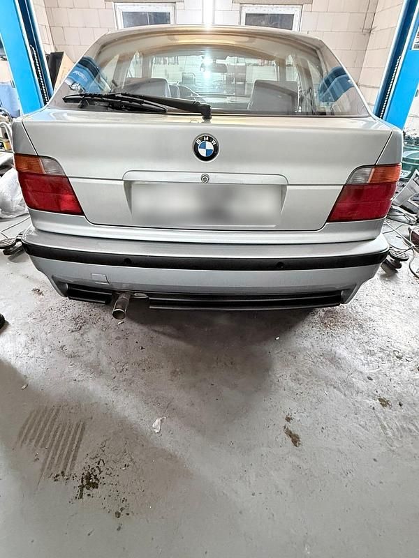 Gebraucht BMW 316 102 PS (75 kW) 1997 Grau Kleinwagen