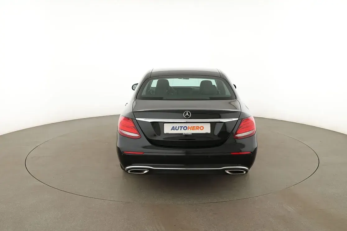 Gebraucht Mercedes E350 Avantgarde 299 PS (219 kW) 2018 Schwarz Limousine