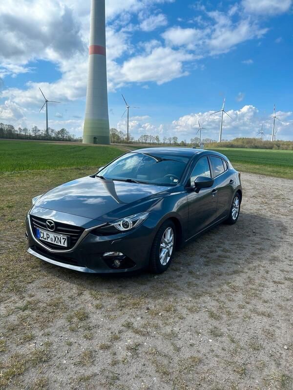 Grau Gebraucht 2016 Mazda 3 Inclusive Limousine | 12.500 € (Teuer) - Bild 1/4