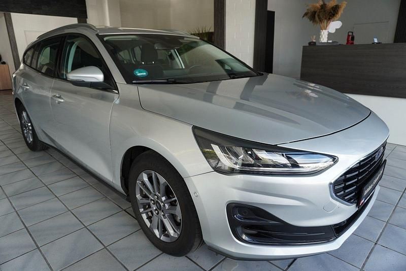 Używany Ford Focus 120 KM (88 kW) 2022 Srebrny