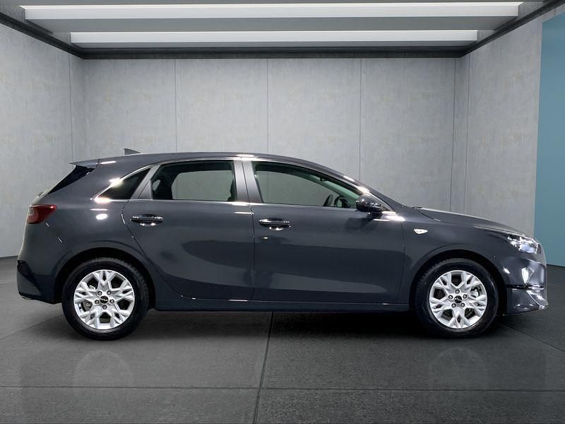 Gebraucht Kia Ceed 140 PS (102 kW) 2025 Silber Kleinwagen