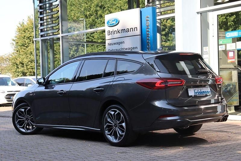 Gebraucht Ford Focus ST-Line 125 PS (91 kW) 2022 Grau Limousine