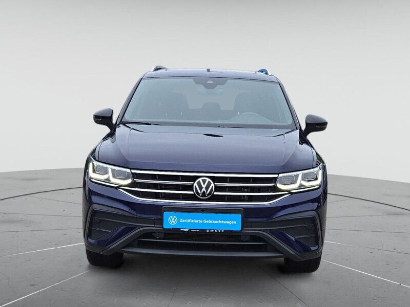 Atlantic blue metallic Gebraucht 2023 VW Tiguan Allspace Move SUV | 43.880 € (Fairer Preis) - Bild 1/4
