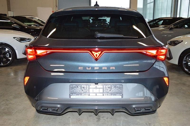 Gebraucht Cupra Leon 150 PS (110 kW) 2025 Grau Limousine