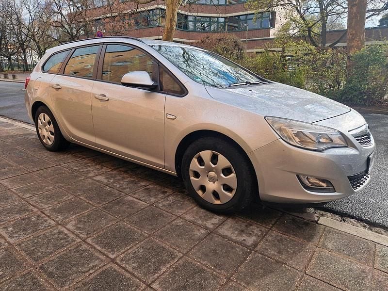 Gebraucht Opel Astra 100 PS (73 kW) 2012 Silber Kombi