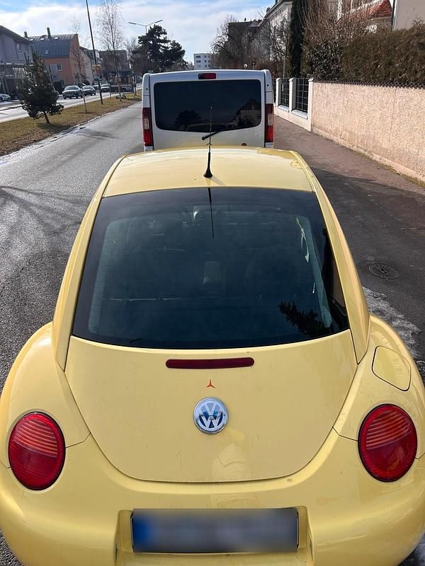 Usata VW Beetle 90 CV (66 kW) 2000 Giallo Utilitaria