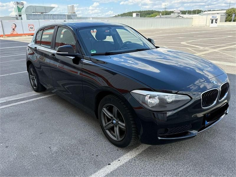 Gebraucht BMW 114 95 PS (69 kW) 2013 Schwarz Kleinwagen
