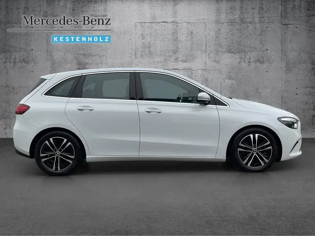 Gebraucht Mercedes B220 Progressive 190 PS (139 kW) 2023 Digitalweiß Kleinwagen
