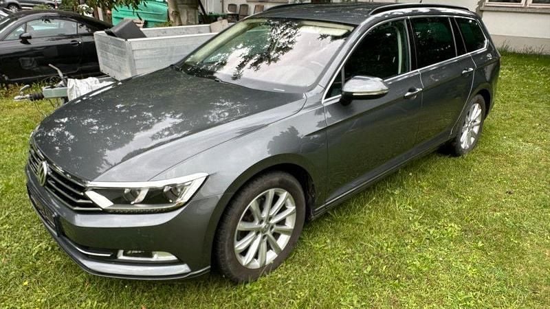 Grau Gebraucht 2015 VW Passat Comfortline Kombi | 13.850 € (Superpreis) - Bild 1/4