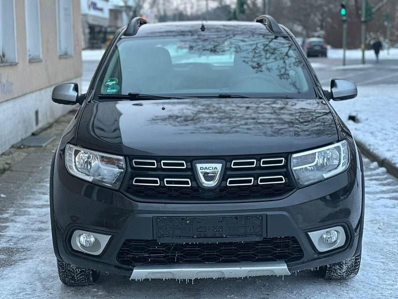 Gebraucht Dacia Logan MCV Stepway 90 PS (66 kW) 2018 Schwarz Kombi
