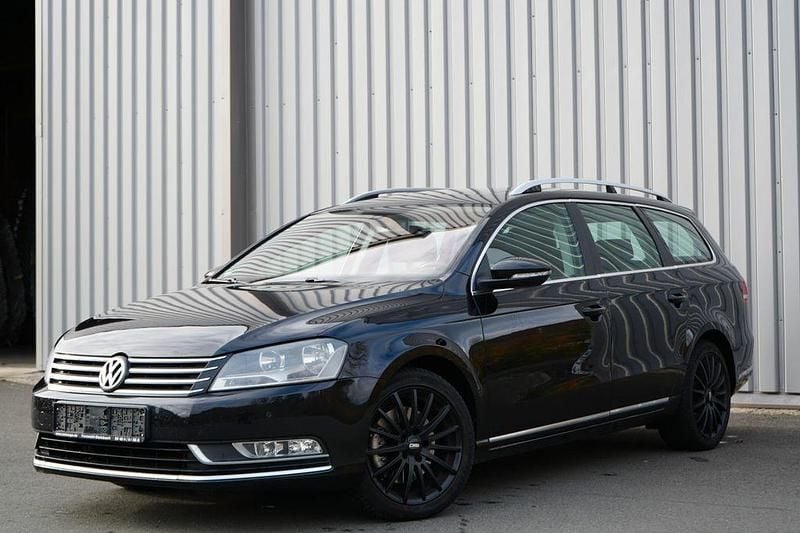 Schwarz Gebraucht 2012 VW Passat Kombi | 5.980 € (Guter Preis) - Bild 1/4