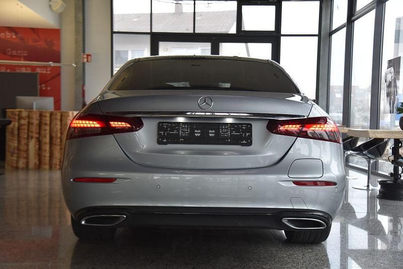 Gebraucht Mercedes E300 194 PS (142 kW) 2020 Silber Limousine