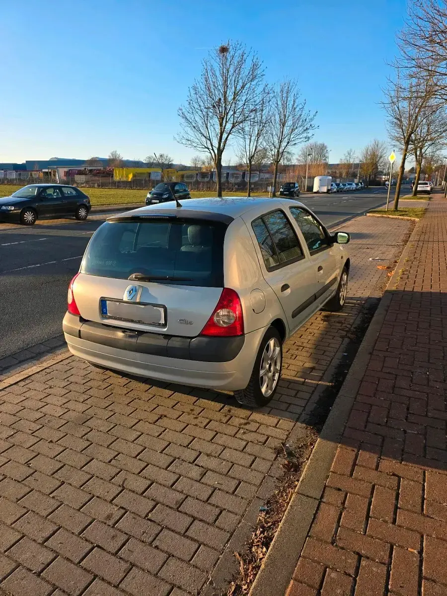 Brugt Renault Clio II 75 HK (55 kW) 2002 Sølv Hatchback